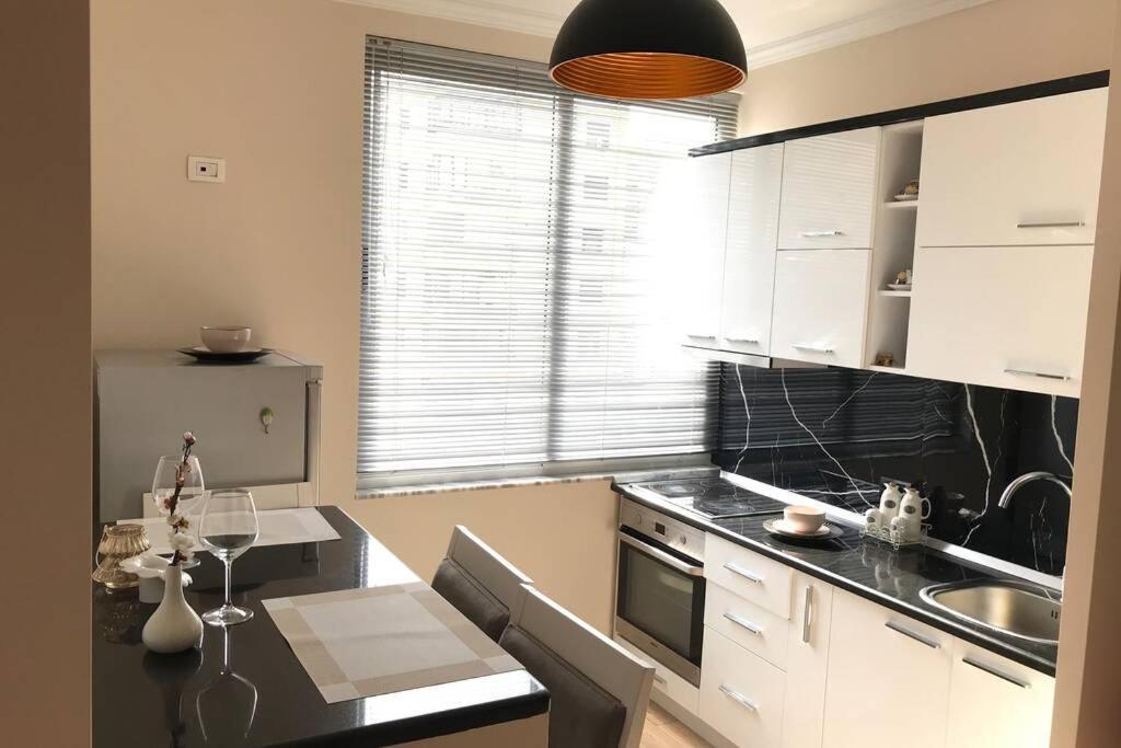 טיראנה Sunlit House City Center מראה חיצוני תמונה